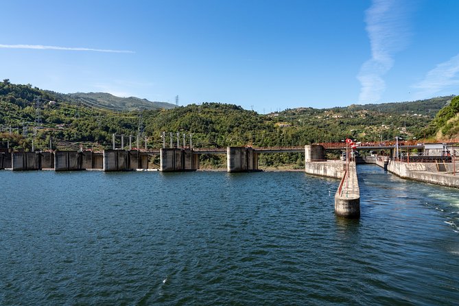 Douro Valley Day Cruise From Porto to Pinhão With Breakfast, Lunch &Wine Tasting - Good To Know