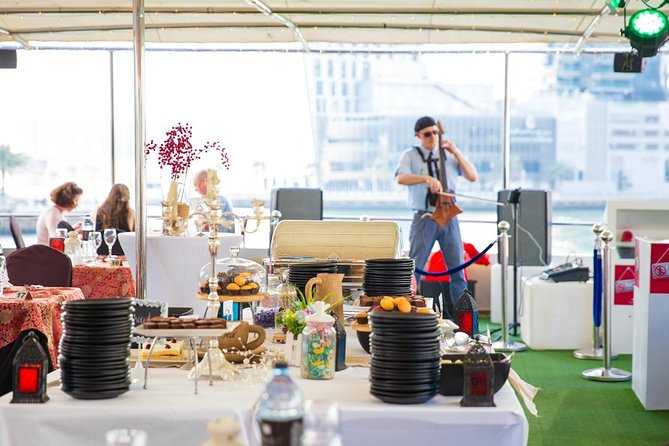 Dubai Marina Dinner Cruise With Drinks & Live Music