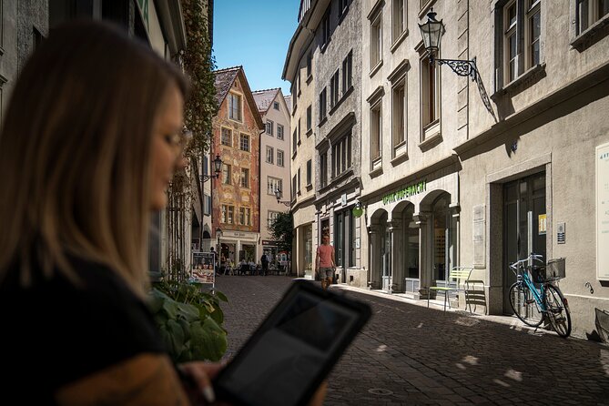 E-Guide Audio City Tour Through the Old Town of Chur With Tablet