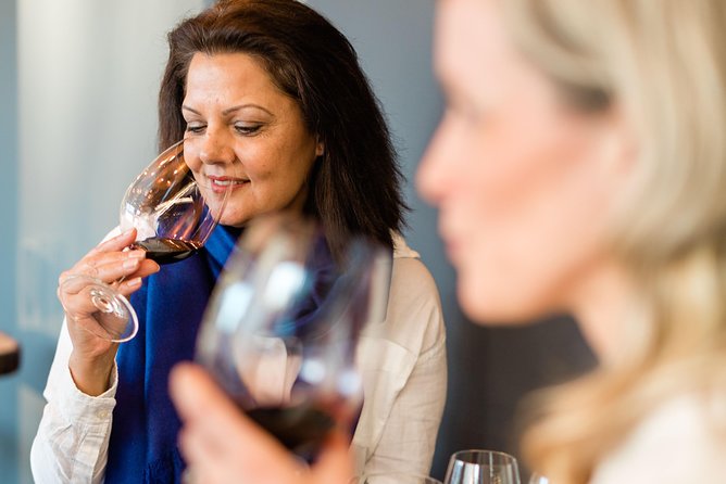 East Kelowna Wine Tour - Classic - 6 Wineries - Exploring the Vineyards of Winery B