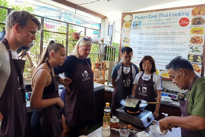 Easy Thai Cooking and Coconut Oil Workshop in Phuket