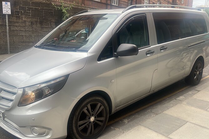 Edinburgh Airport to Glasgow City One Way Private Transfer - Product Code