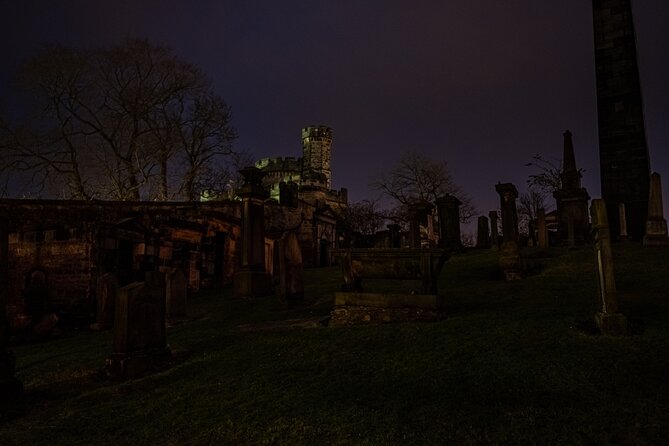 Edinburgh Ghost Tour: Mysteries, Legends and Murders - Haunted Locations