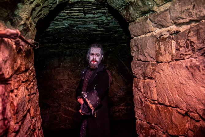 Edinburgh Ghost Tour With Old Town, Cemetery, and Vaults - Overview of Edinburgh Ghost Tour