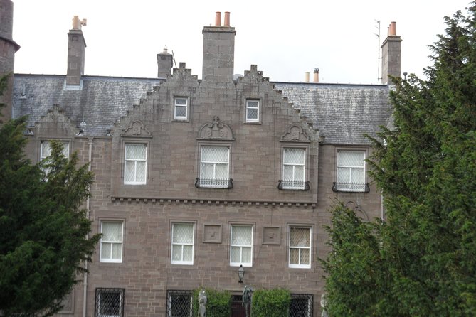 Edinburgh Private Walking Tour - Pricing and Booking Details