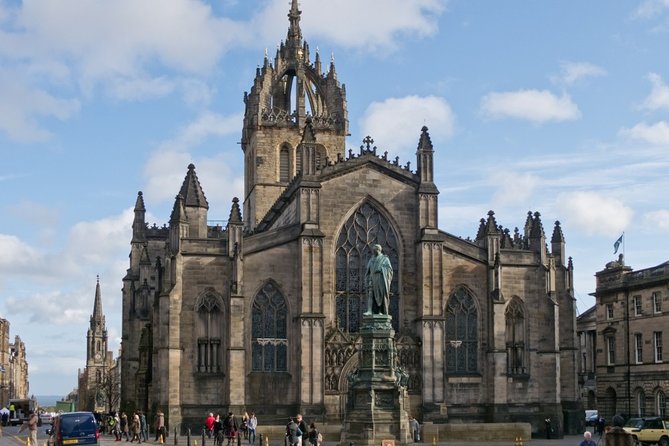 Edinburgh Scavenger Hunt: A Fairy Tale Capital - Start and End Points of the Scavenger Hunt