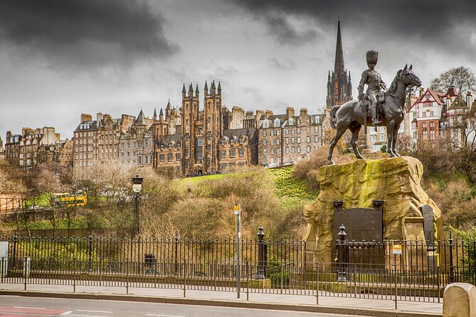 Edinburgh Scavenger Hunt and Best Landmarks Self-Guided Tour - Tour Overview and Highlights