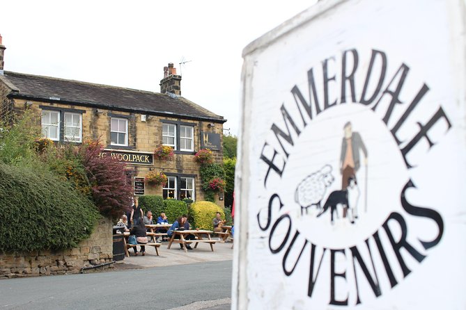 Emmerdale Classic Locations Bus Tour From Leeds