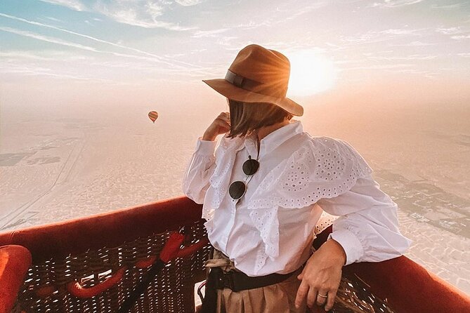 Enjoy Views Of Dubai Beautiful Desert By Hot Air Balloon Dubai - Inclusions