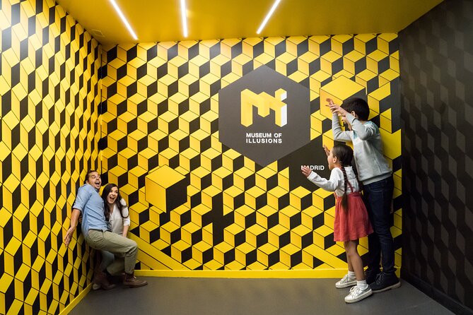 Entrance to the Museum of Illusions Madrid - Good To Know