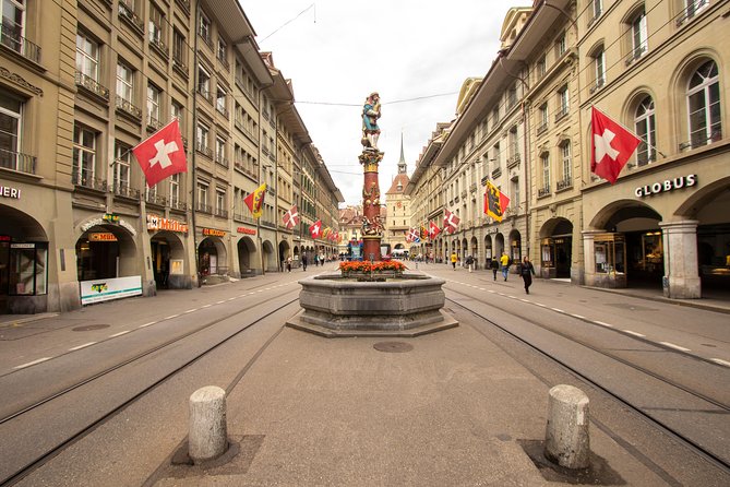 Exclusive Private Guided Tour Through the Architecture of Bern With a Local