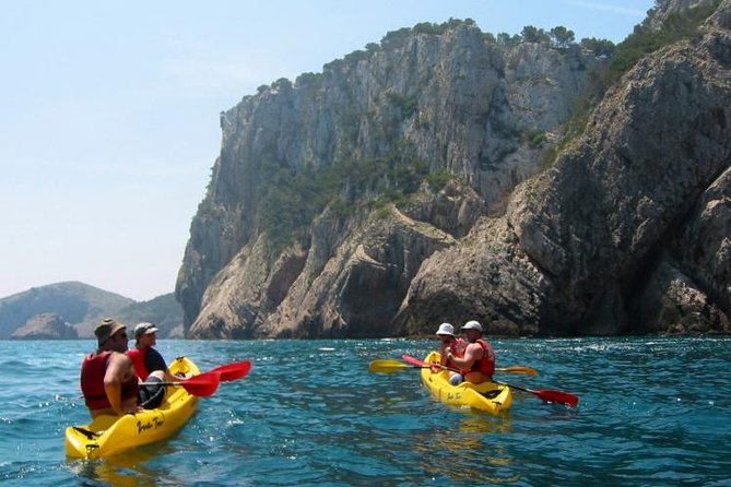 Experiencia De Kayak En La Costa Brava Con Snorkel Y Remo Desde Barcelona