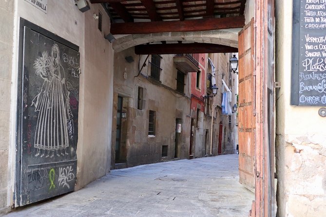 Explore Hidden Streets of Barcelona With a Local - Private Tour - Overview of the Private Tour