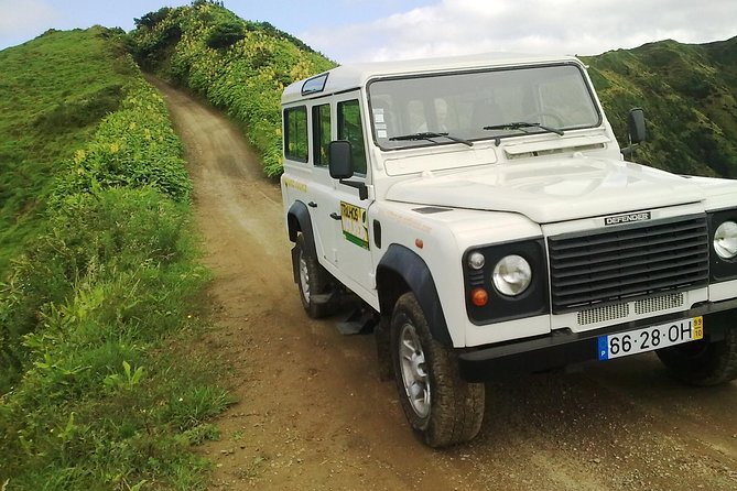 Explore With Our Guides the West Side & Sete Cidades on a Surprising 4x4tour