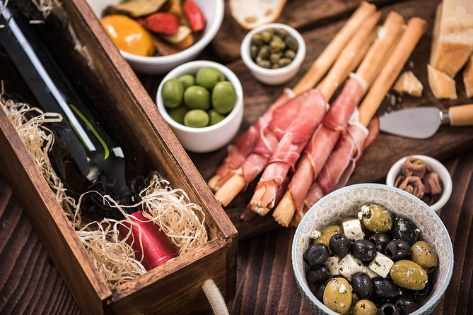 Flamenco and Tapas Experience Private in Seville - Flamenco Show: a Mesmerizing Performance