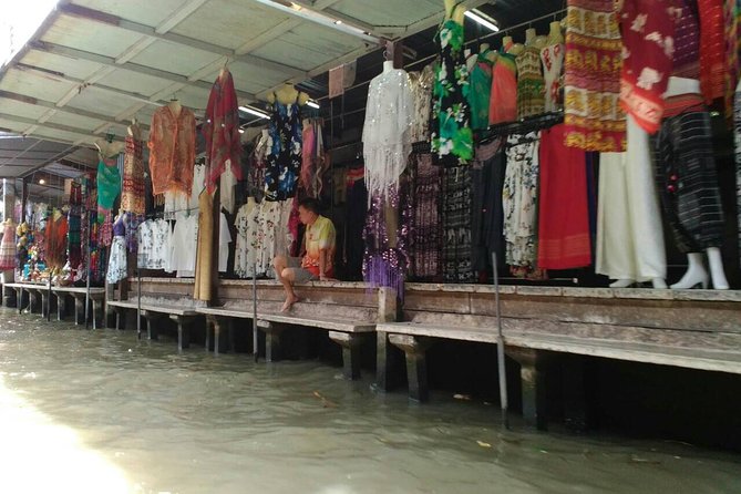 Floating Market Tour With Paddle Boat