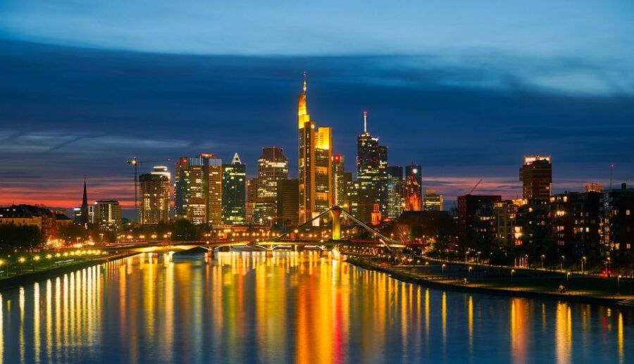 Frankfurt: Private City Center Sightseeing Walking Tour - Good To Know