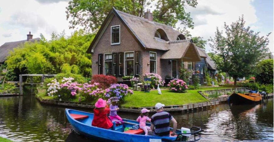 From Amsterdam: Giethoorn Guided Day Trip With Canal Cruise - Good To Know