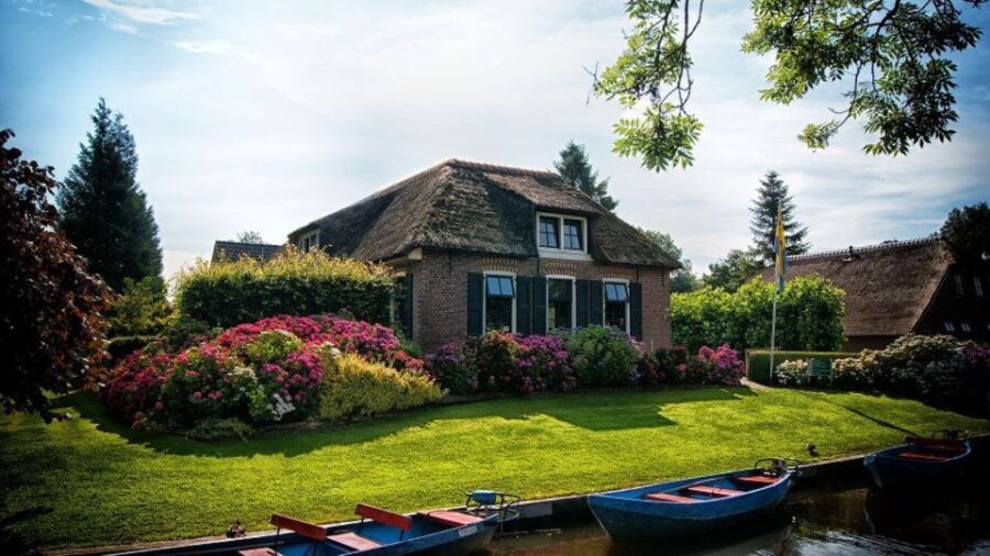 From Amsterdam: Private Tour to Keukenhof & Giethoorn - Good To Know