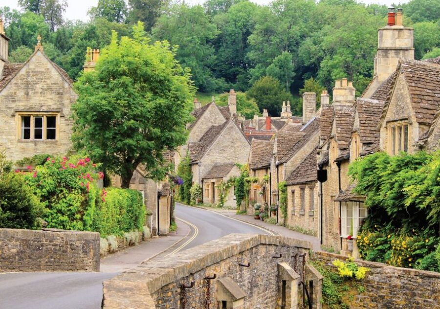 From Bath: Stonehenge & the Cotswolds Full-Day Tour