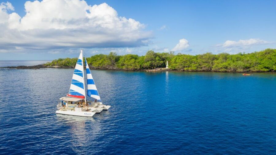 From Keauhou Bay: Snorkel Cruise to Captain Cook’s Monument