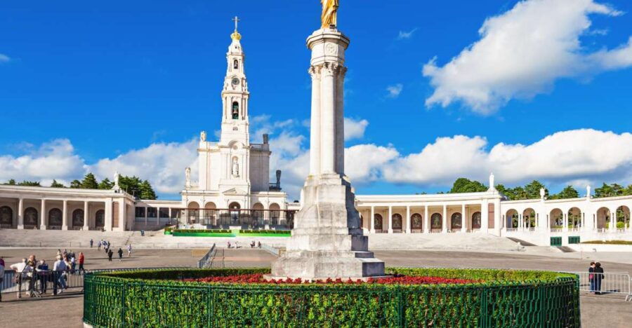 From Lisbon: Fátima Self-Guided History Tour