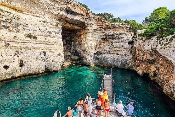 Full Day Boat Tour Transfers & Lunch Included - Boat Trip to Secluded Beaches
