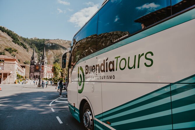 Full Day Tour Lakes of Covadonga and Santillana From Santander