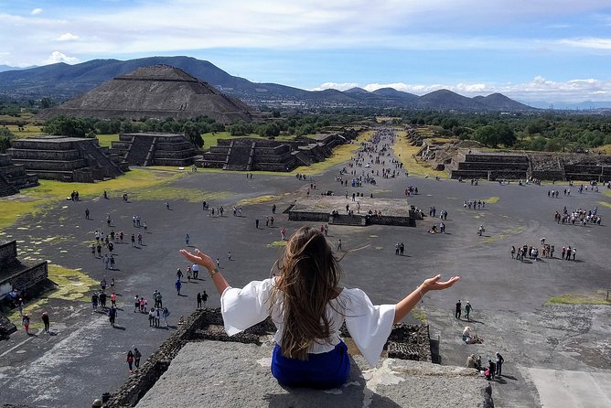 Full Visit to the Pyramids English-Spanish - Good To Know