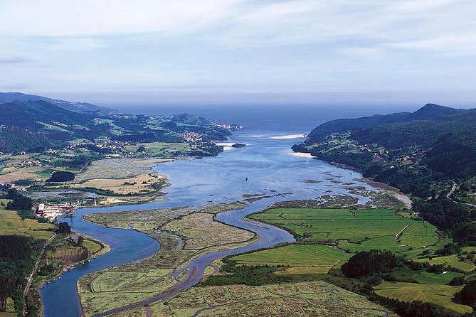 Gaztelugatxe and Gernika Tour From San Sebastian