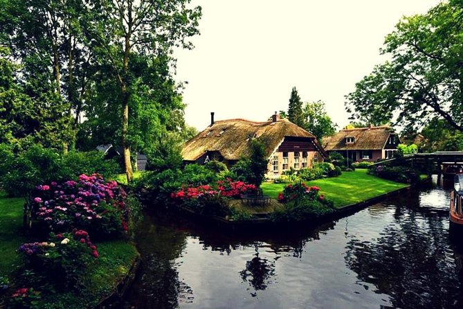 Giethoorn Day Trip With Small Electric Boat Trip From Amsterdam - Good To Know