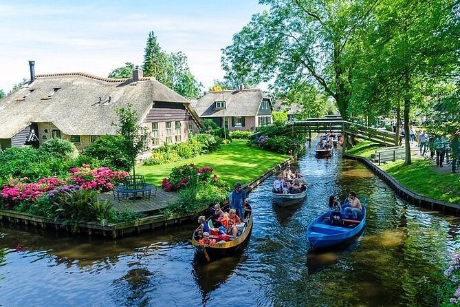 Giethoorn Small Group Tour