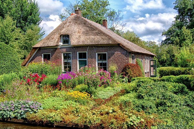 Giethoorn Smallgroup Day Trip With Boat Cruise, Lunch & Apple Pie From Amsterdam - Tour Details
