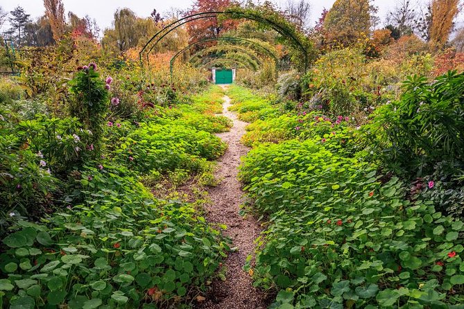 Giverny & Rouen Private Tour From Paris - Inspiring Visit to Giverny