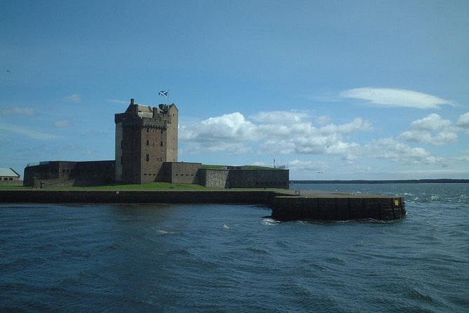 Glamis Castle and Bonnie Dundee Tour From Dundee