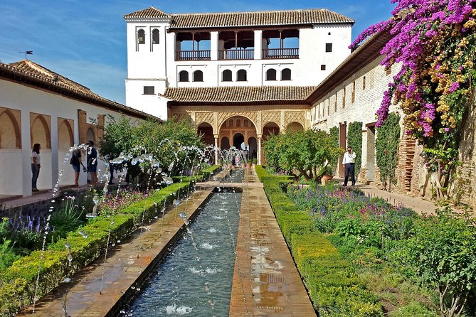 Granada: Alhambra & Generalife Ticket With Audio Guide - Opening Hours and Meeting Point