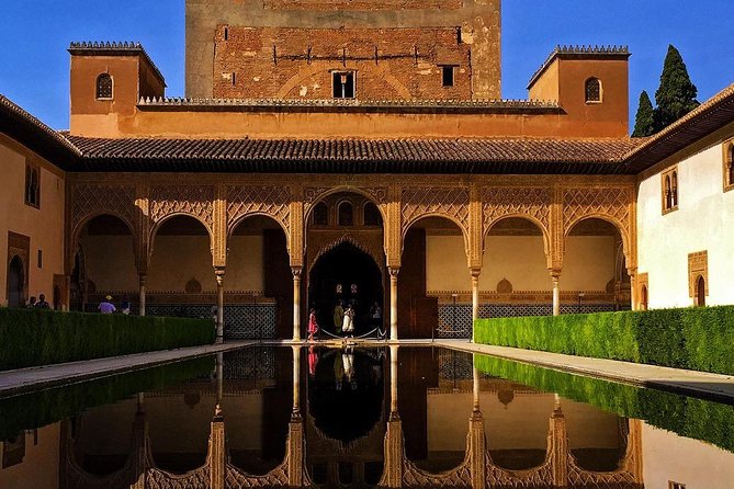 Granada Alhambra Premium : Tour With Official Guide (Vip Small Group)