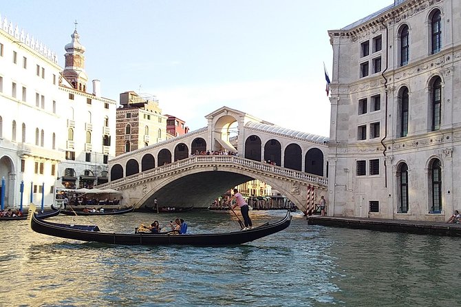 Grand Canal Boat Tour and Murano Glass Experience With Hotel Pick up - Good To Know
