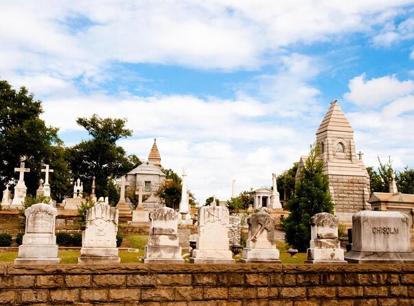 Grant Park Food and Cemetery Tour - Good To Know