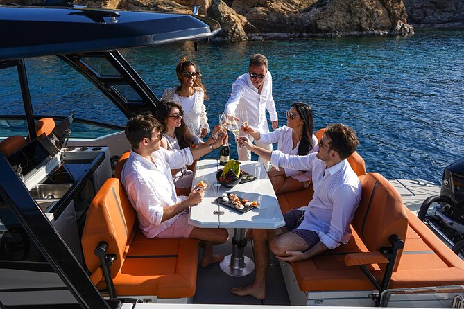 Greece Private Cruise on a Luxurious Saxdor 320