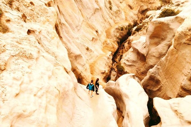 Guided Slot Canyons Tour in San Diego - La Jolla