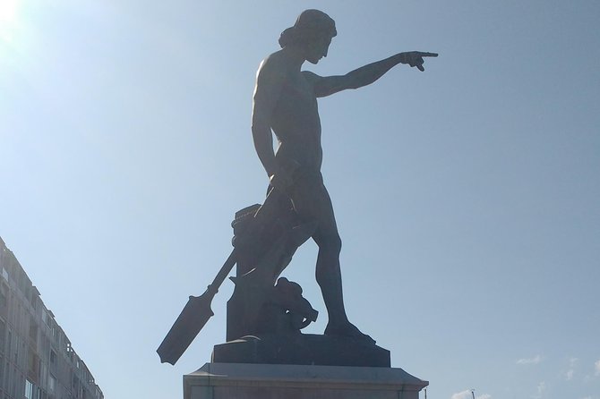Guided Tour in Toulon: Port & Old City