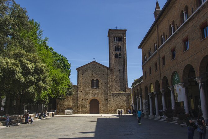 Guided Walking Tour to Dantes Last Refuge in Ravenna