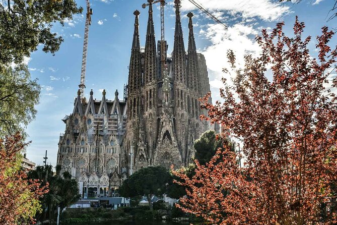 Half Day Guided Tour To Sagrada Familia And Park Guell Barcelona - Good To Know