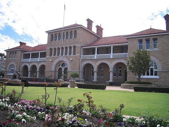 Half-Day Perth Mint Live Gold Pour & Historic Fremantle Tour