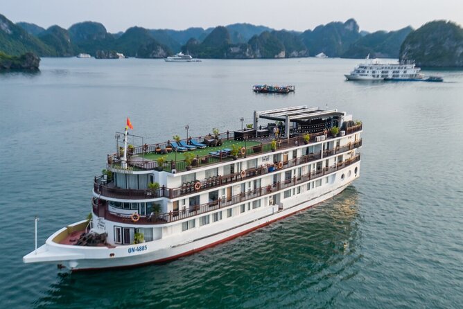 Halong Bay 2 Days 1 Night - AMANDA CRUISE 5-star - Date and Travelers