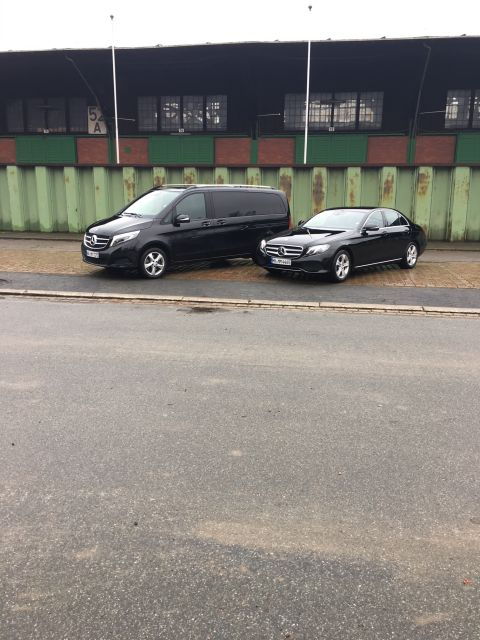Hamburg: 3-Hour Limousine Tour With Driver-Guide