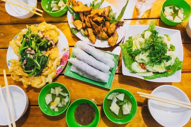 Hanoi Street Food Tour & Walking Tour Small Group - Date and Travelers