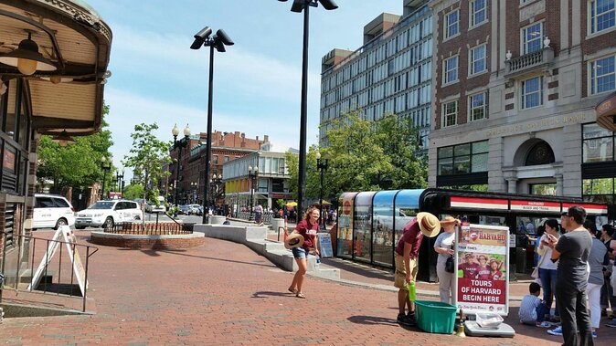 Harvard Square Cambridge Food & Walking Tour