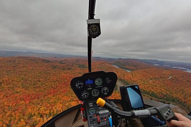 Helicopter Tour Over Mont-Tremblant 70KM ( 20 Min )